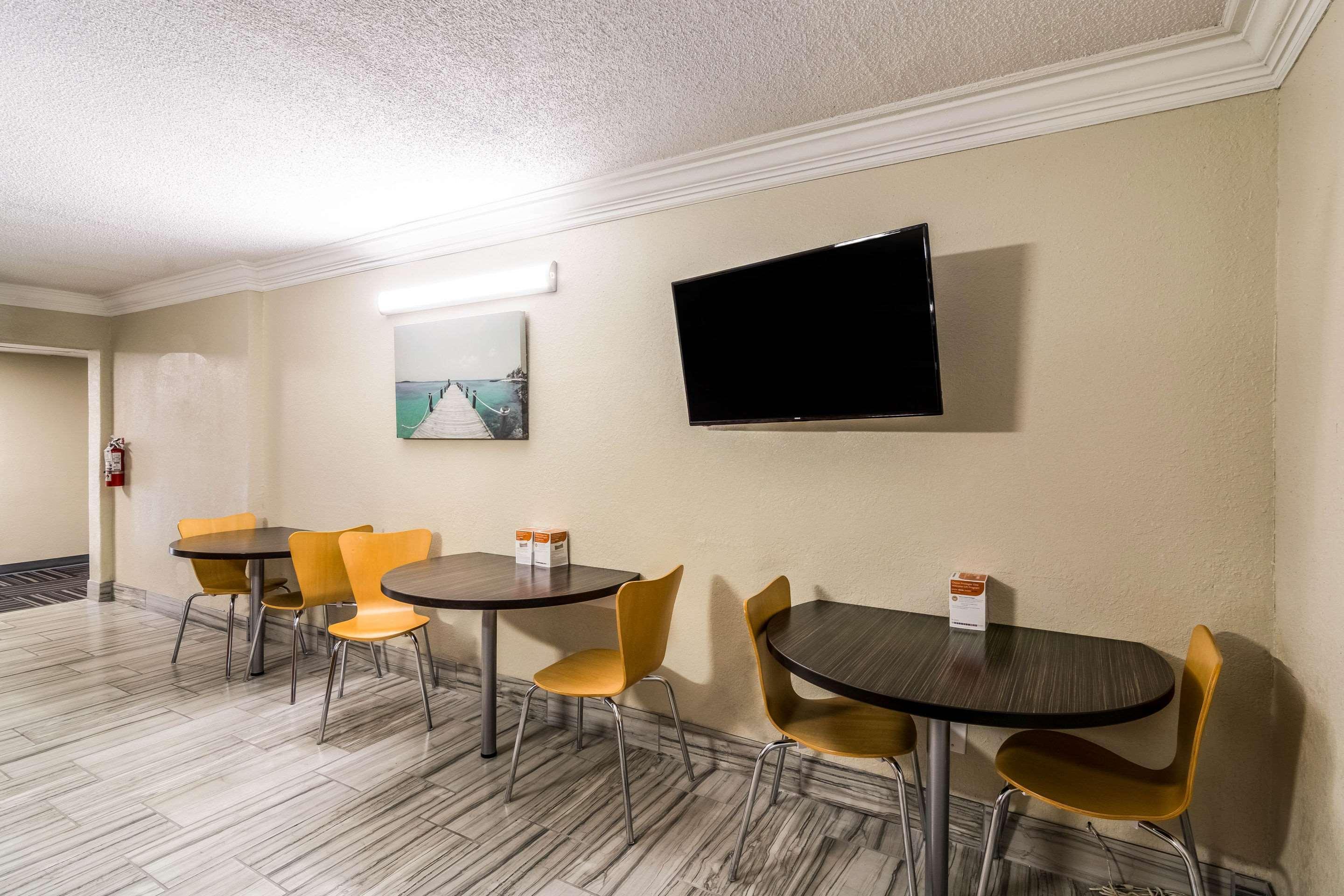 Quality Inn Pensacola Exterior photo